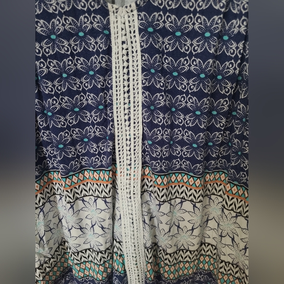 Ricki's Flowy Boho Tank size medium - Picture 4 of 4